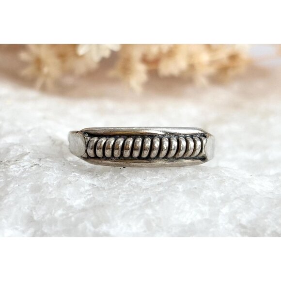 Coil Vintage Geometric Style Flat Sided 925 Sterling Silver Vintage Ring - sz 9 - Picture 1 of 16
